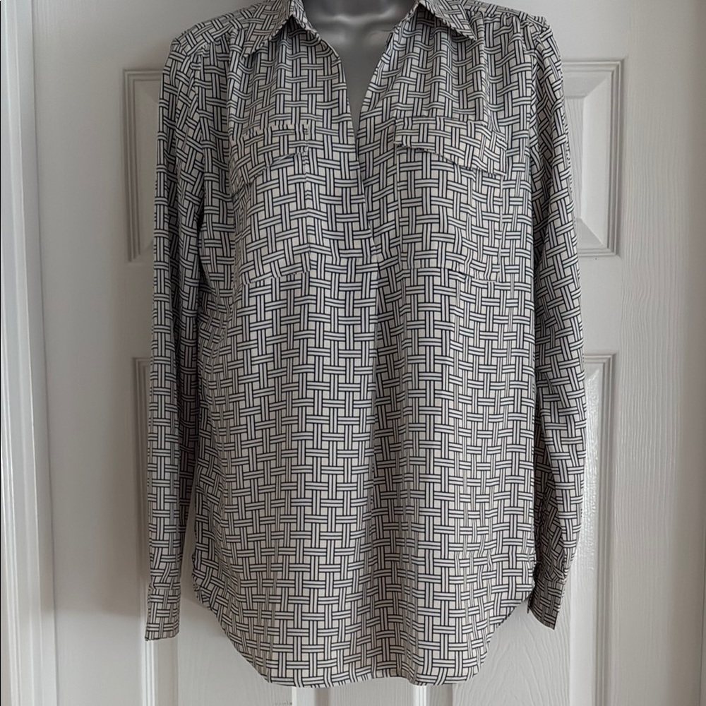 ☀️3/$15 Ann Taylor Geometric Print Blouse XS